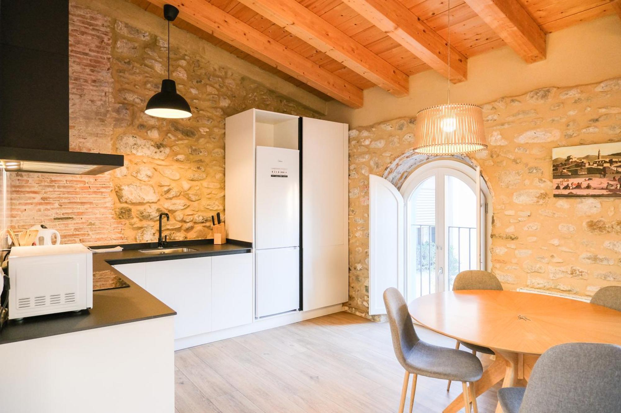 Ganganell Atic Apartamento Con Terraza En เบซาลู ภายนอก รูปภาพ