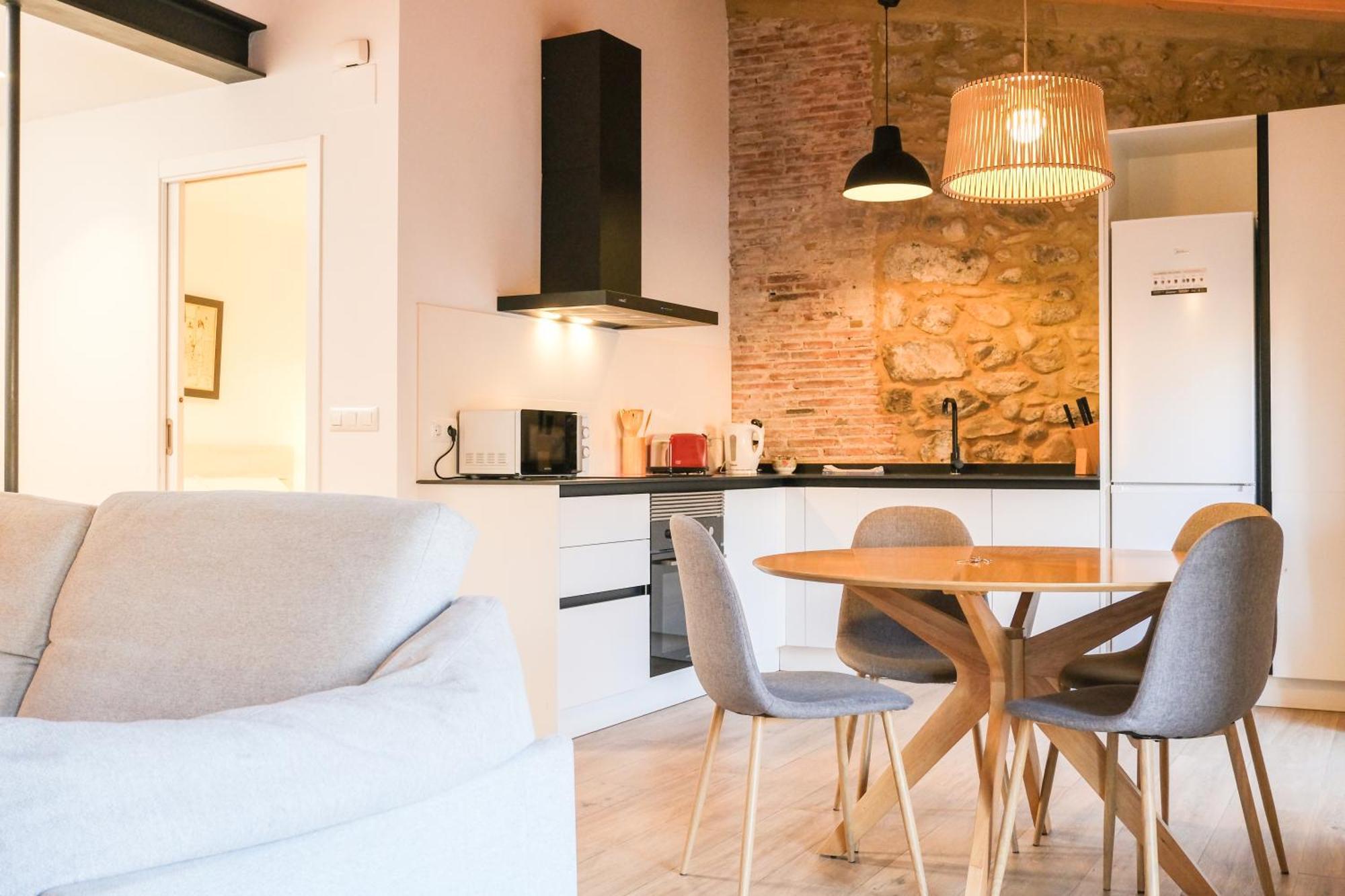 Ganganell Atic Apartamento Con Terraza En เบซาลู ภายนอก รูปภาพ