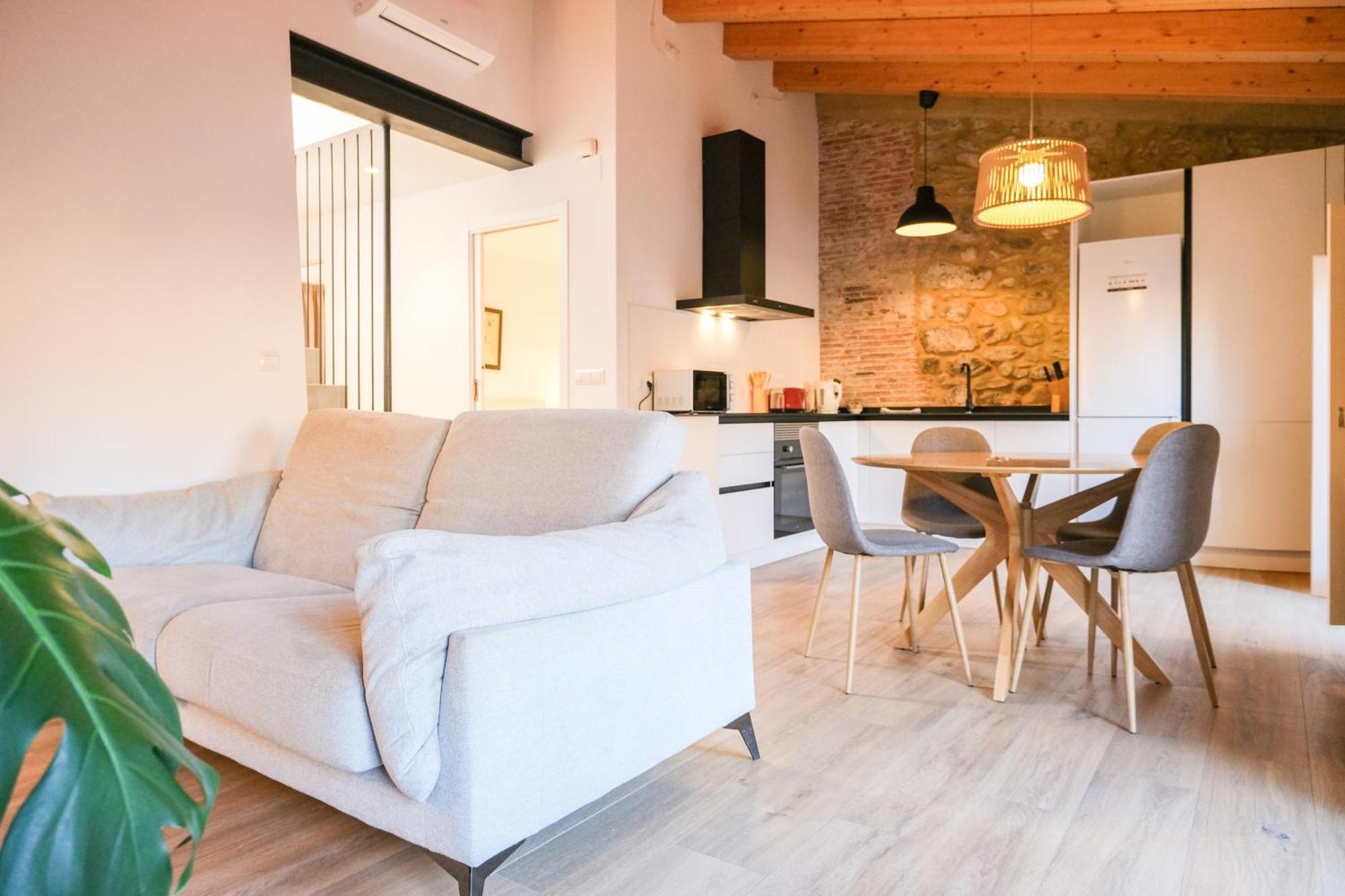 Ganganell Atic Apartamento Con Terraza En เบซาลู ภายนอก รูปภาพ