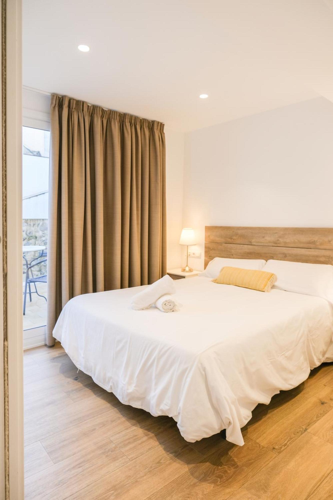 Ganganell Atic Apartamento Con Terraza En เบซาลู ภายนอก รูปภาพ