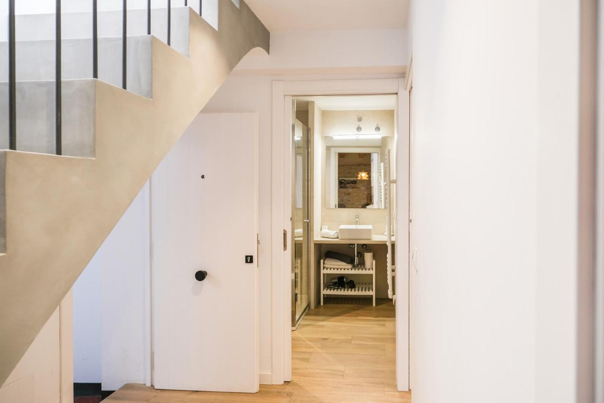 Ganganell Atic Apartamento Con Terraza En เบซาลู ภายนอก รูปภาพ