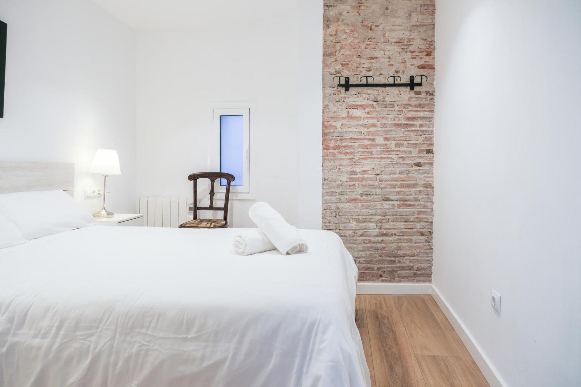 Ganganell Atic Apartamento Con Terraza En เบซาลู ภายนอก รูปภาพ