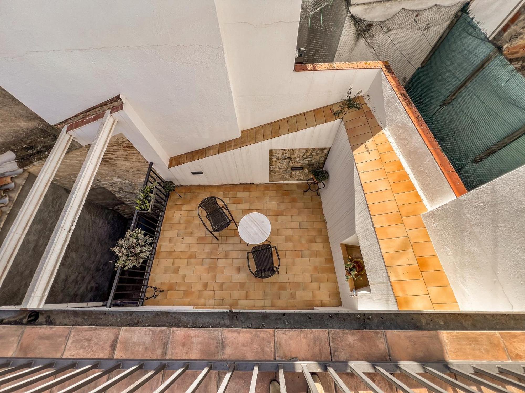 Ganganell Atic Apartamento Con Terraza En เบซาลู ภายนอก รูปภาพ
