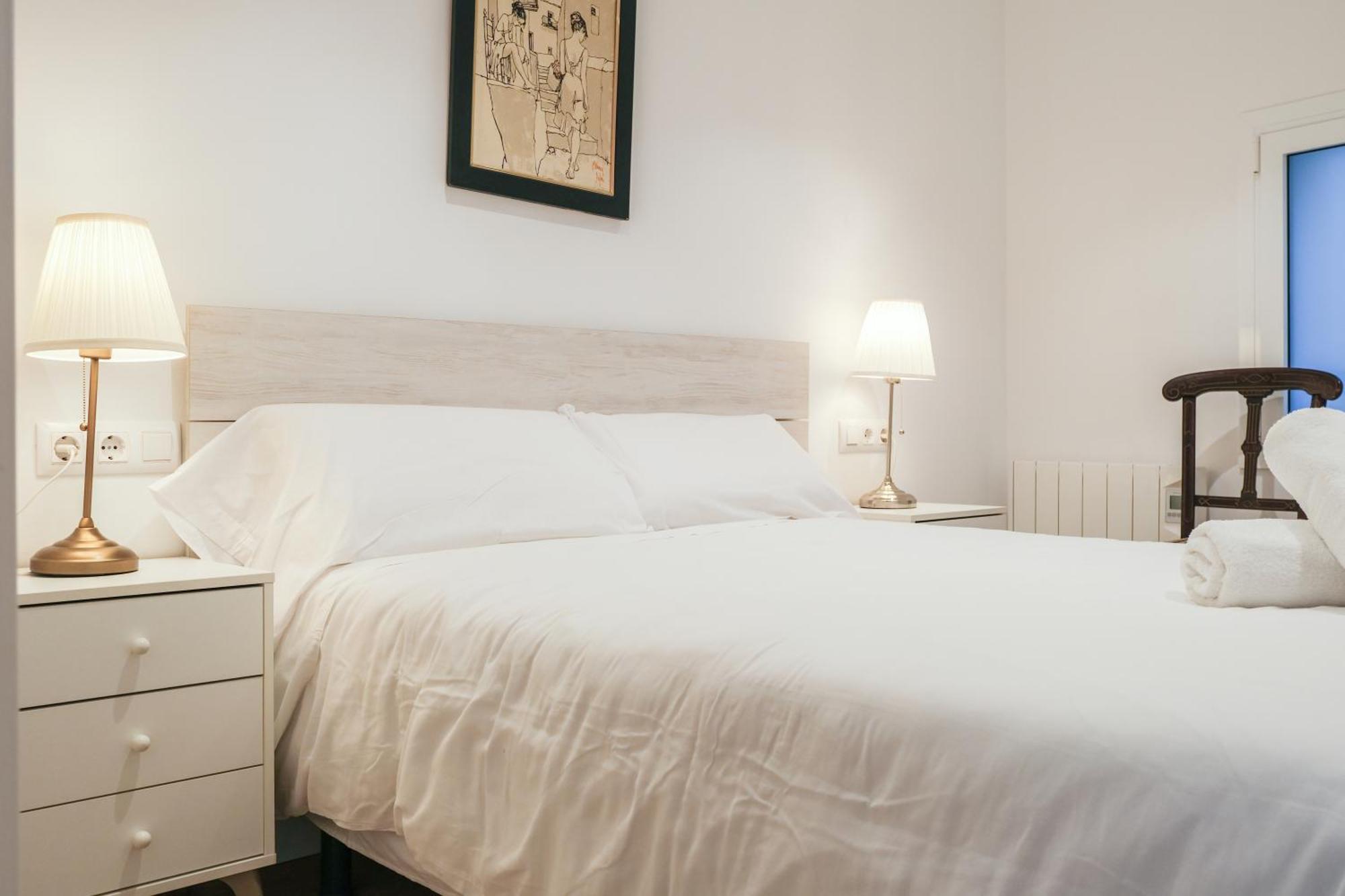 Ganganell Atic Apartamento Con Terraza En เบซาลู ภายนอก รูปภาพ