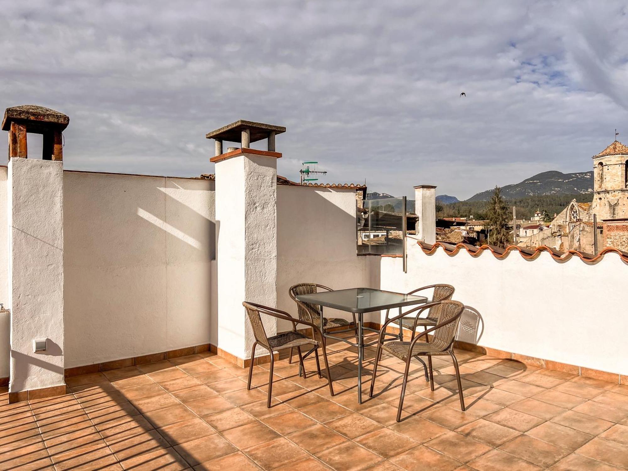 Ganganell Atic Apartamento Con Terraza En เบซาลู ภายนอก รูปภาพ