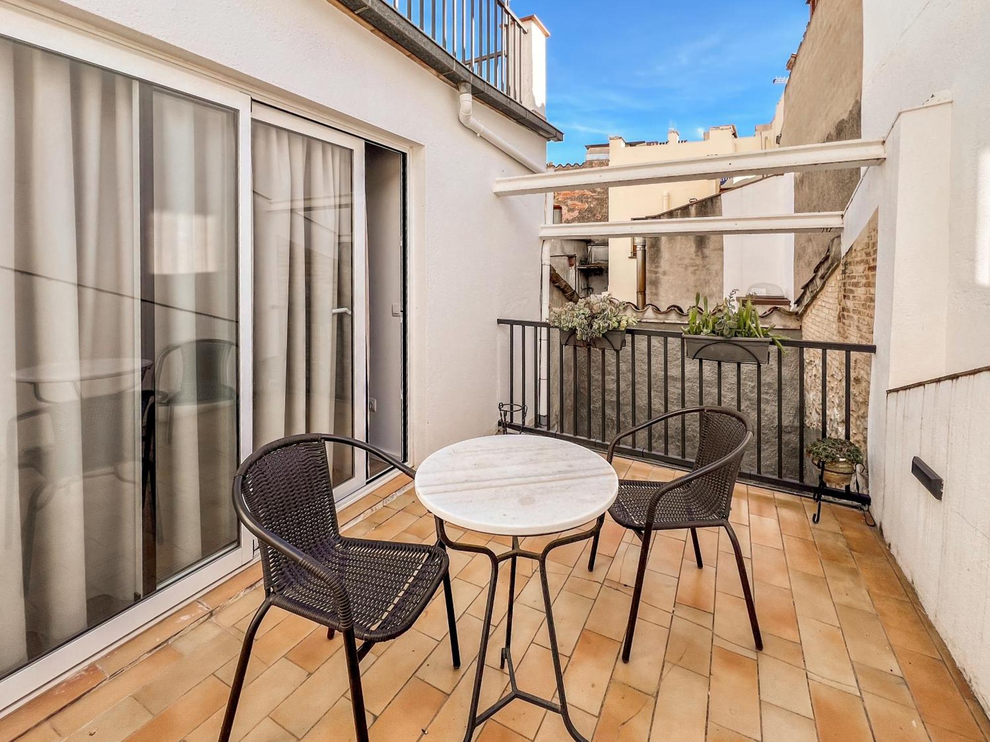 Ganganell Atic Apartamento Con Terraza En เบซาลู ภายนอก รูปภาพ
