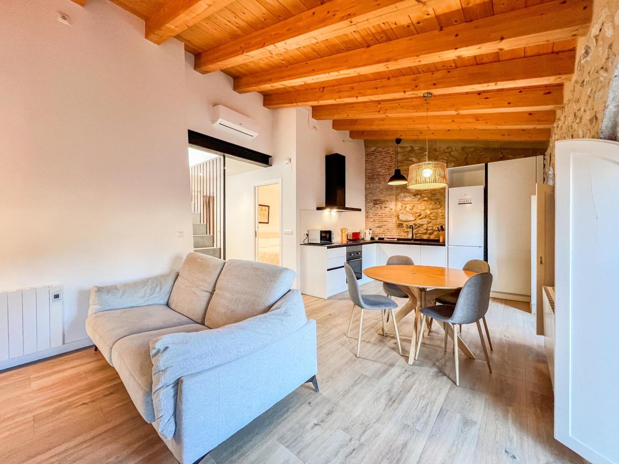 Ganganell Atic Apartamento Con Terraza En เบซาลู ภายนอก รูปภาพ