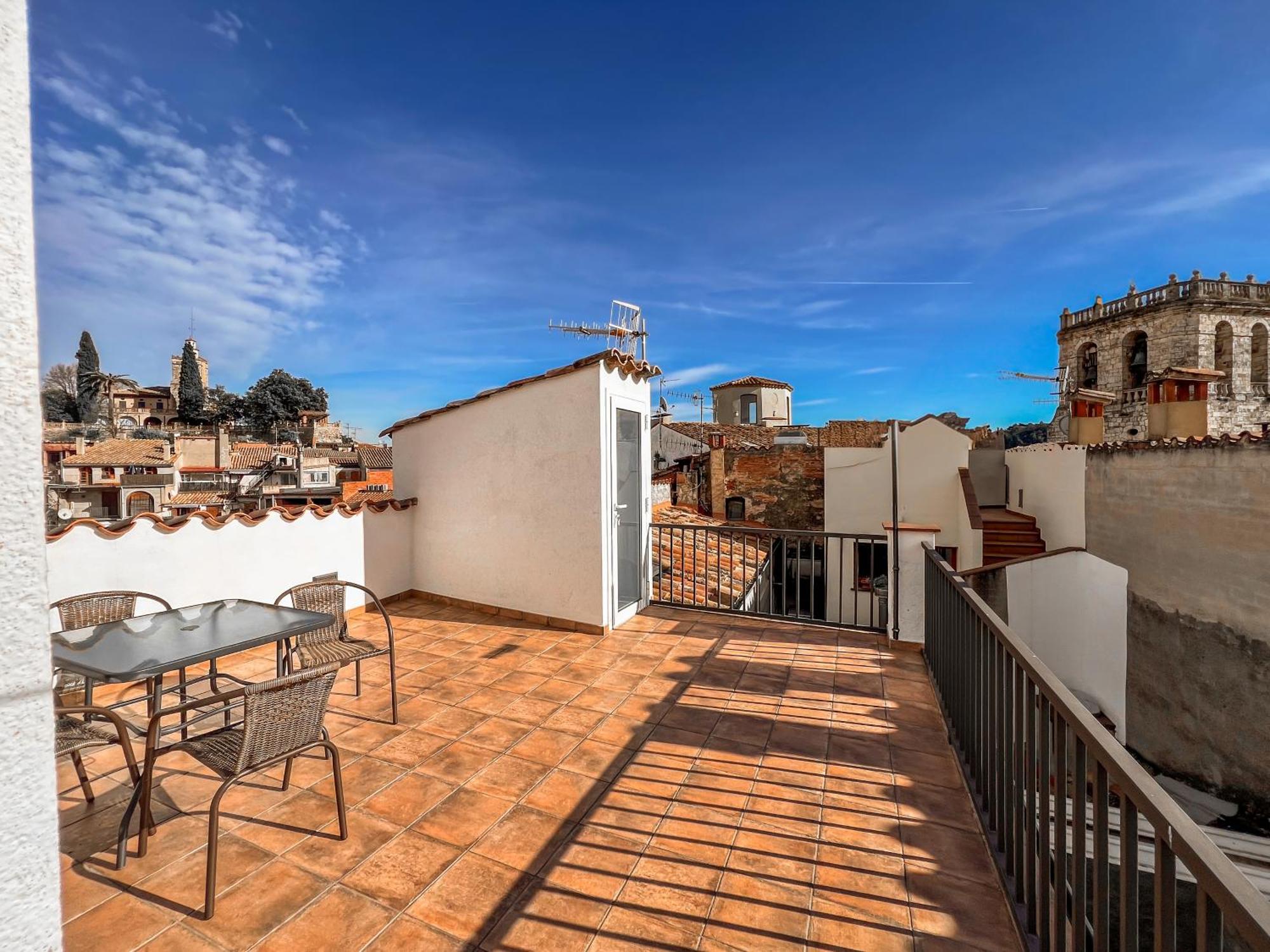 Ganganell Atic Apartamento Con Terraza En เบซาลู ภายนอก รูปภาพ