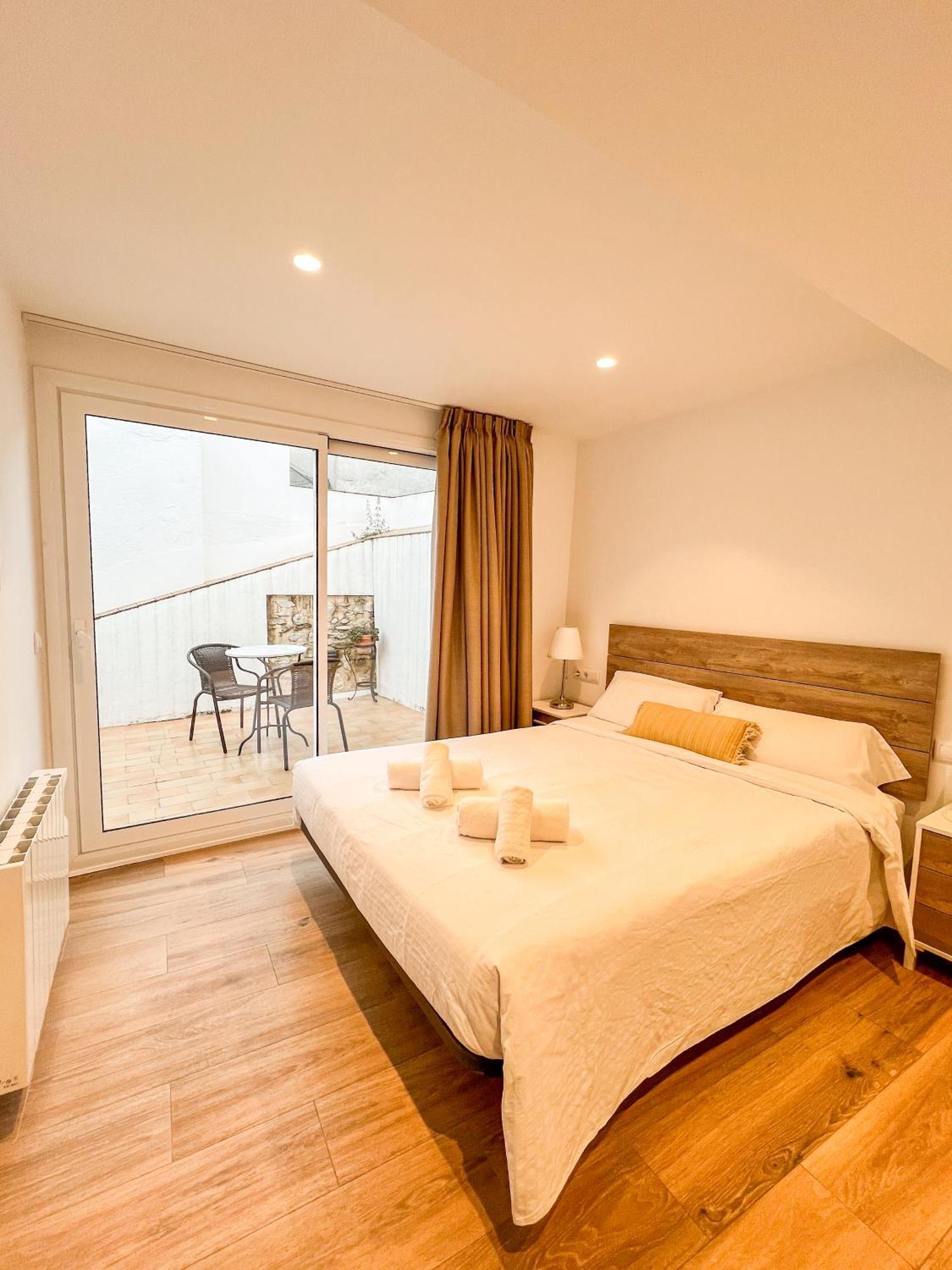Ganganell Atic Apartamento Con Terraza En เบซาลู ภายนอก รูปภาพ